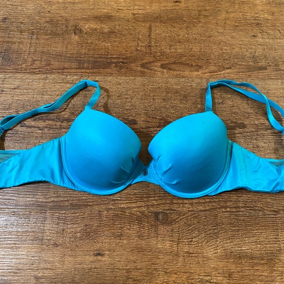 Victoria’s Secret bra size 32C